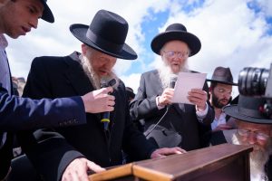 מעמד ברכת האילנות בחצר בית המדרש בראשות המשגיח הגה"צ רבי דן סגל שליט"א 